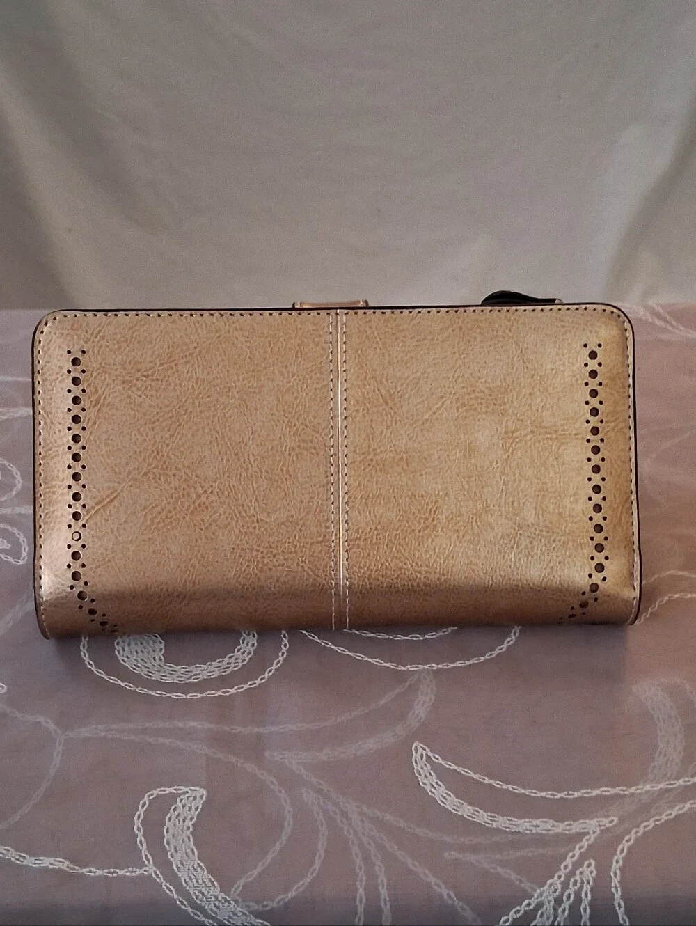 Sendifin Large Capacity Goldtone Clutch Wallet W/RFID Blocking